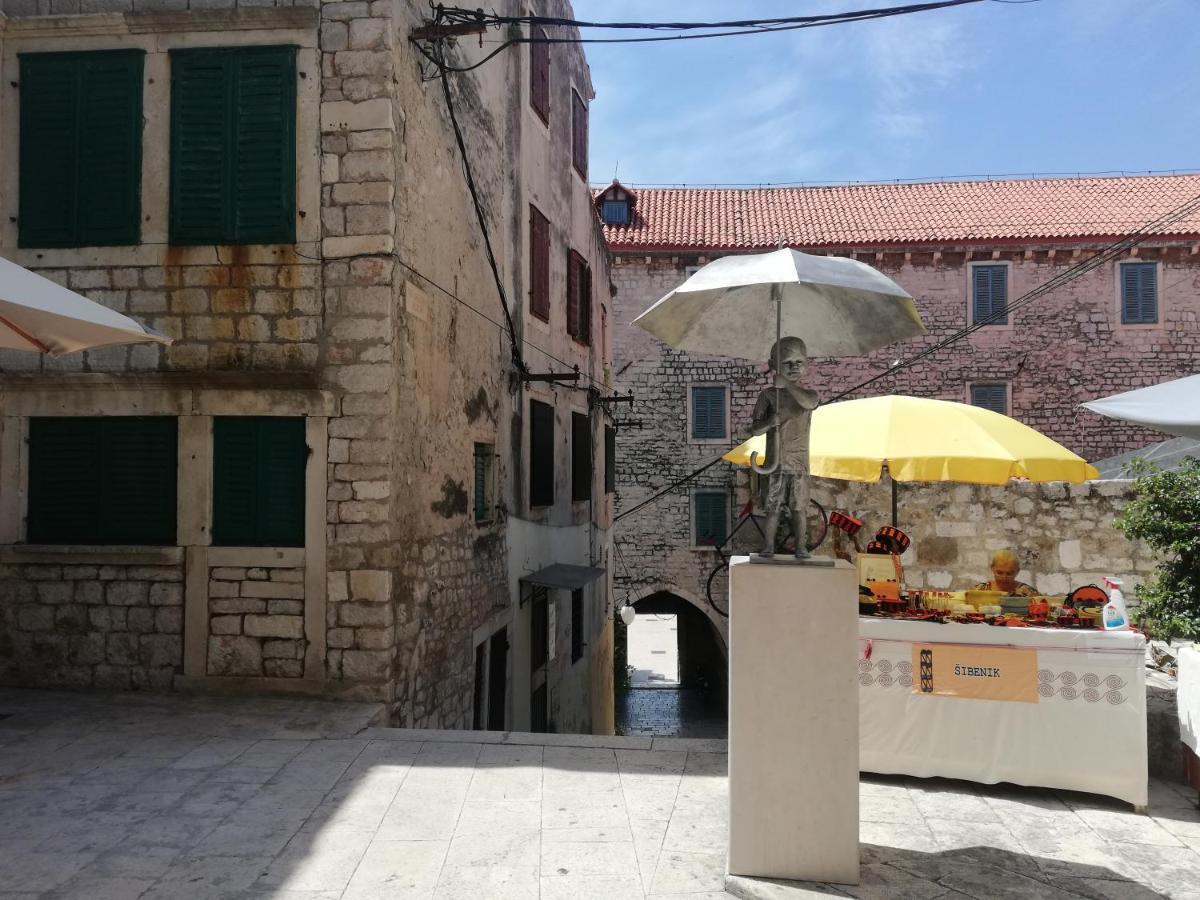 2 Cannons/Old Town Šibenik Exteriör bild
